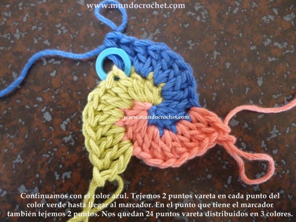 como-tejer-en-espiral-con-tres-colores-a-crochet-o-ganchillo