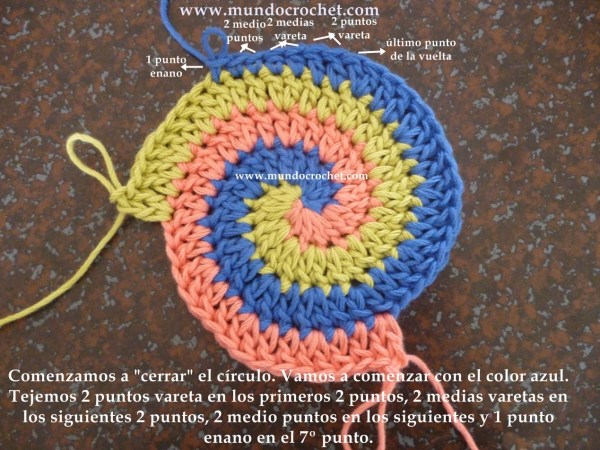 como-tejer-en-espiral-con-tres-colores-a-crochet-o-ganchillo