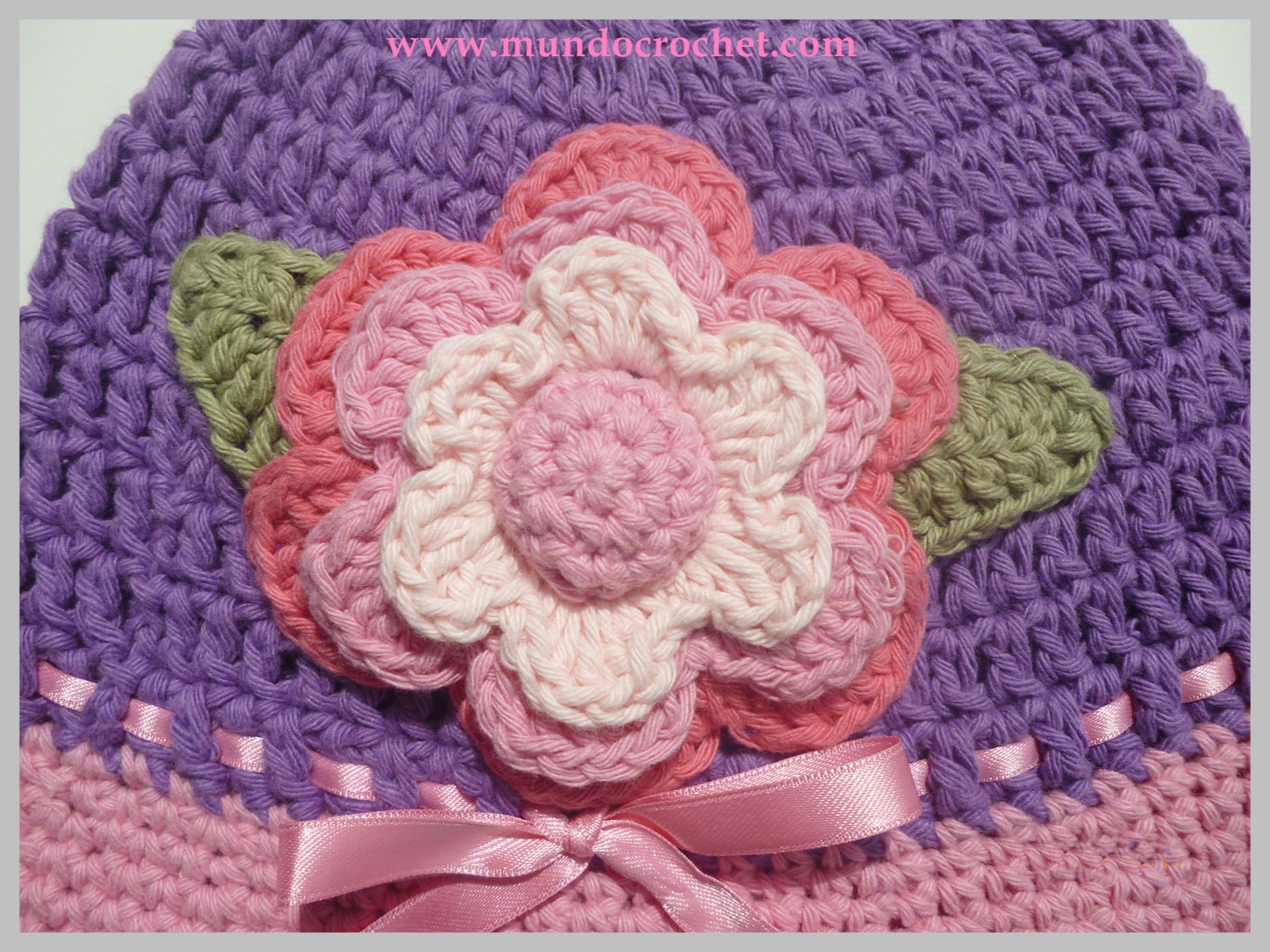 boicotear varilla colchón Gorro de verano con flor en capas para niña a crochet o ganchillo02 - Mundo  Crochet